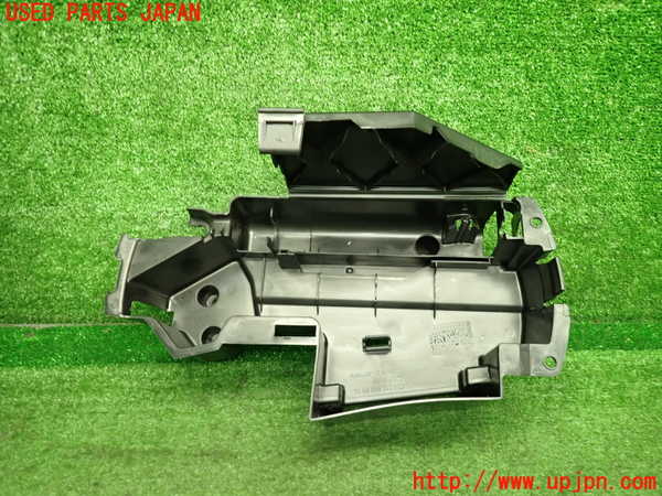 1UPJ-9235287805]ベンツ E300(212055C)(212)車載工具 中古_3