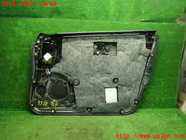 1UPJ-9235281264]ベンツ E300(212055C)(212)左前ドア内張り 中古_5