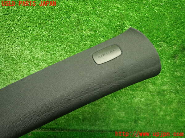 1UPJ-9235287655]ベンツ E300(212055C)(212)右フロントピラートリム 中古_2