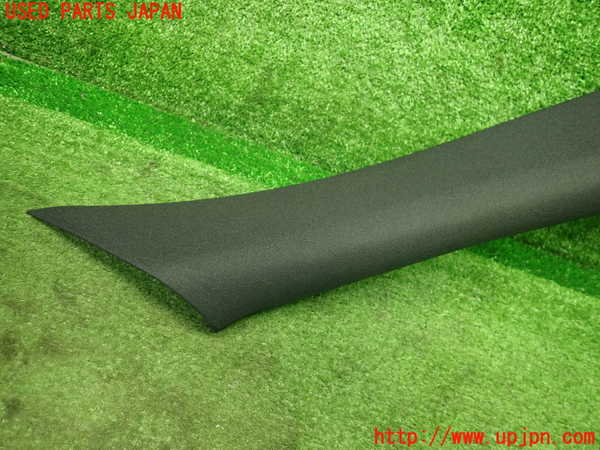 1UPJ-9235287655]ベンツ E300(212055C)(212)右フロントピラートリム 中古_3