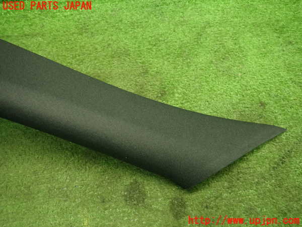 1UPJ-9235287660]ベンツ E300(212055C)(212)左フロントピラートリム 中古_3