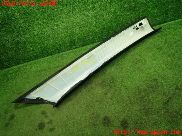 1UPJ-9235287660]ベンツ E300(212055C)(212)左フロントピラートリム 中古_4