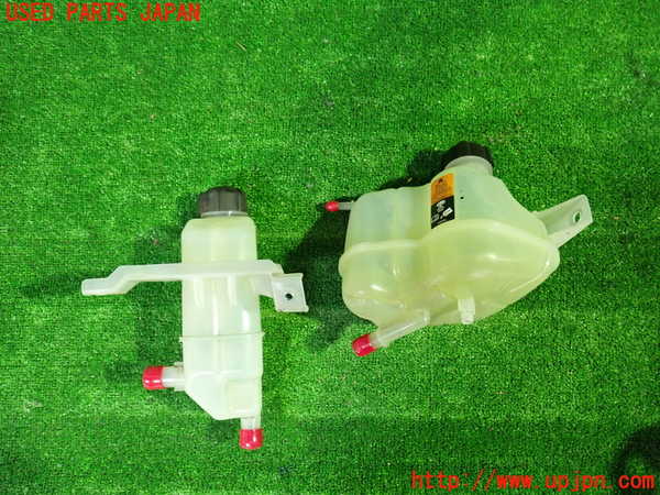 1UPJ-9235292410]セレナ e-POWER(HC27)ラジエータータンク 中古_2