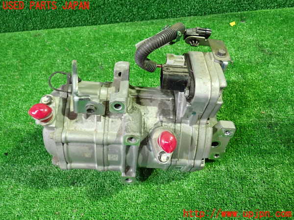 1UPJ-9235296025]セレナ e-POWER(HC27)エアコンコンプレッサー 中古_2