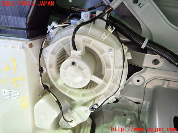 1UPJ-9235296082]セレナ e-POWER(HC27)エバポレーター2 中古_2