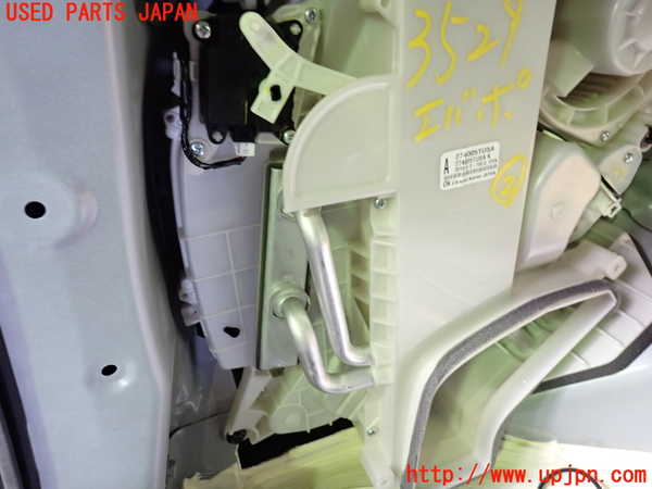 1UPJ-9235296082]セレナ e-POWER(HC27)エバポレーター2 中古_3