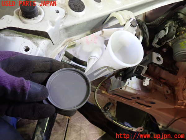 1UPJ-9235296791]セレナ e-POWER(HC27)ウォッシャータンク1 中古_2