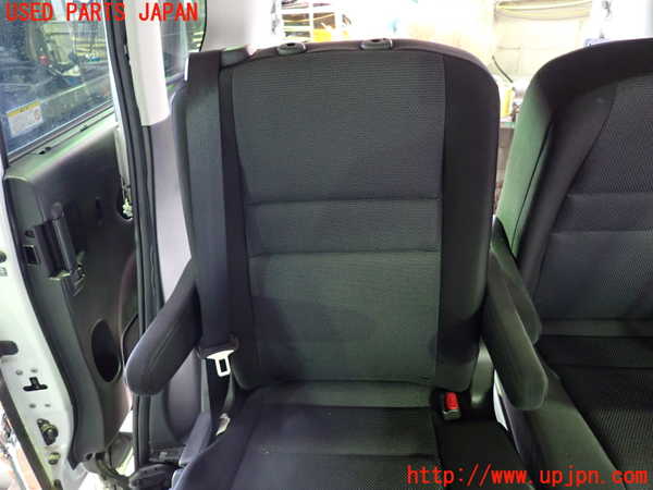 1UPJ-9235297145]セレナ e-POWER(HC27)右2列目シート 中古_2