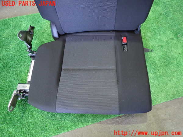 1UPJ-9235297235]セレナ e-POWER(HC27)右3列目シート 中古_3