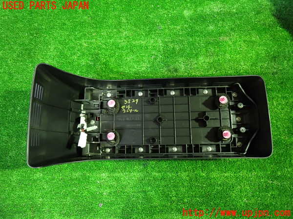 1UPJ-9235297540]セレナ e-POWER(HC27)センターコンソール 中古_2