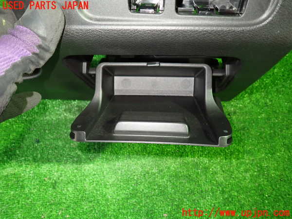 1UPJ-9235297842]セレナ e-POWER(HC27)小物入れ2 中古_2