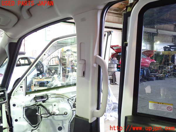 1UPJ-9235297665]セレナ e-POWER(HC27)右センターピラートリム 中古_2