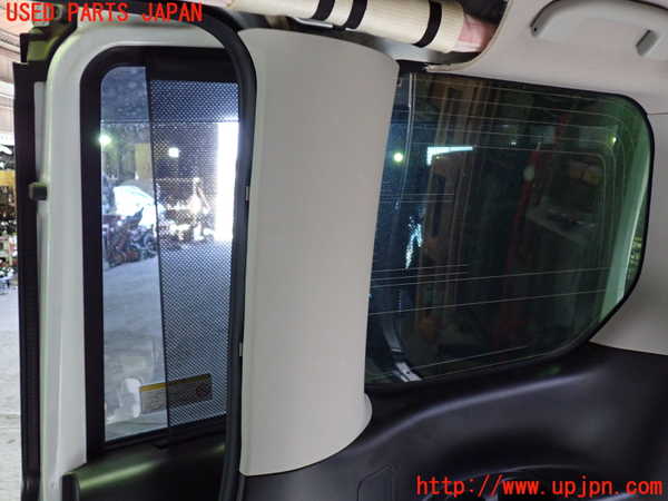 1UPJ-9235297675]セレナ e-POWER(HC27)右リアピラートリム 中古_2