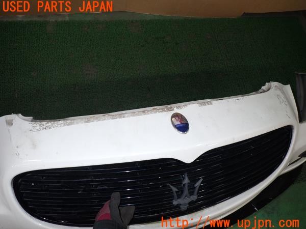 3UPJ=9235300048]マセラティ クアトロポルテ(MQP M139)純正 フロントバンパー 社外 アンダースポイラー付き 中古_4