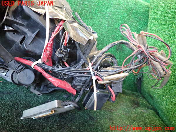 1UPJ-9235301130]マセラティ・クアトロポルテ(MQP)右ヘッドライト HID (ジャンク品) 中古_4