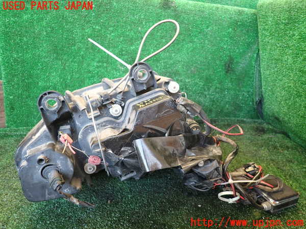 1UPJ-9235301132]マセラティ・クアトロポルテ(MQP)左ヘッドライト HID (ジャンク品) 中古_3