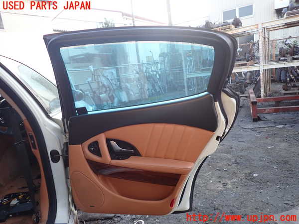 1UPJ-9235301290]マセラティ・クアトロポルテ(MQP)右後ドア 中古_3