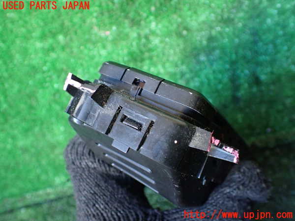 1UPJ-9235306066]マセラティ・クアトロポルテ(MQP)エアコンスイッチ1 中古_3