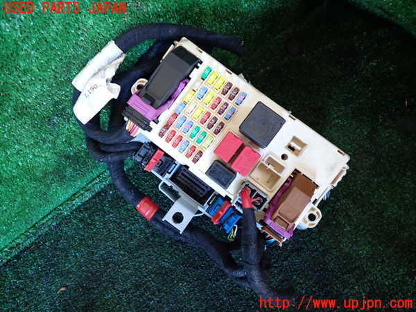 1UPJ-9235306742]マセラティ・クアトロポルテ(MQP)ヒューズボックス2 中古_2