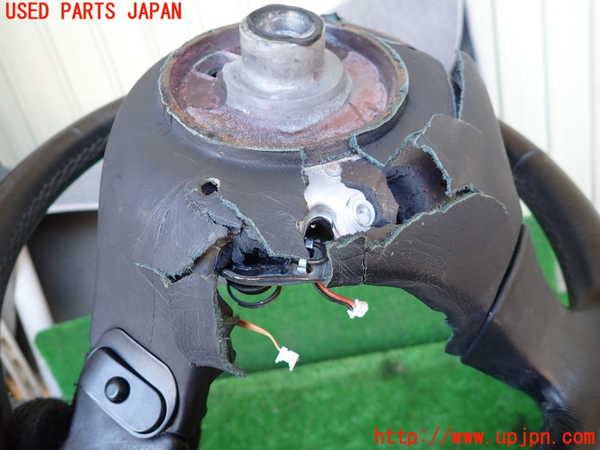 1UPJ-9235307855]マセラティ・クアトロポルテ(MQP)ステアリングホイール (ジャンク品) 中古_3