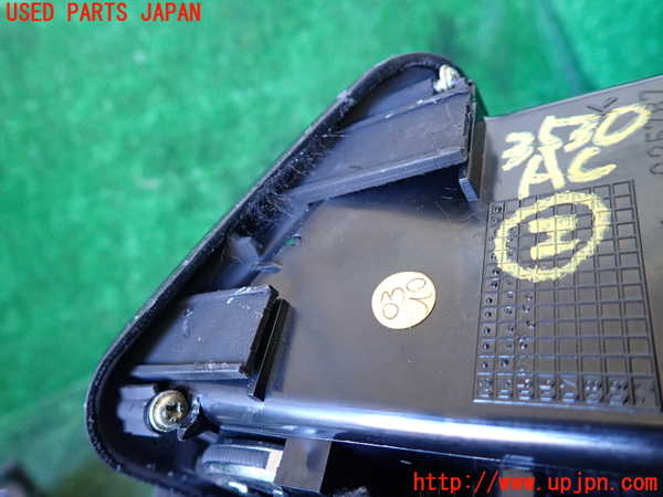 1UPJ-9235307527]マセラティ・クアトロポルテ(MQP)エアコン吹き出し口2 (右) (ジャンク品) 中古_3