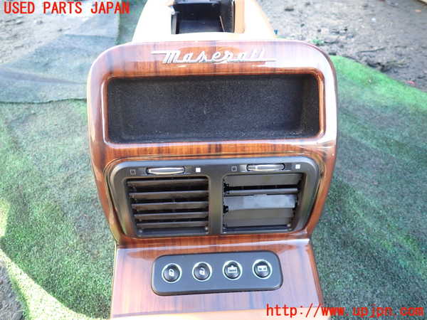 1UPJ-9235307540]マセラティ・クアトロポルテ(MQP)センターコンソール 中古_3