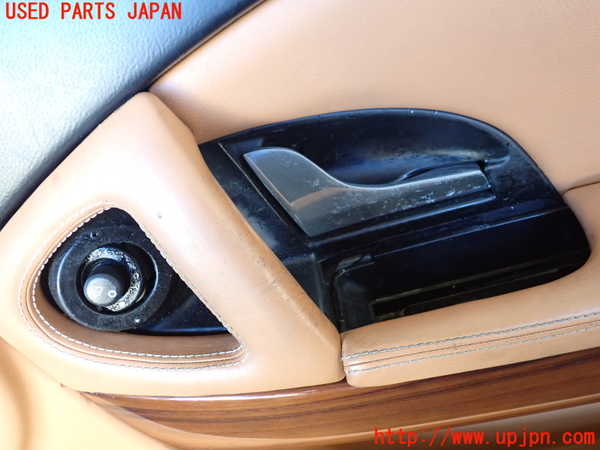 1UPJ-9235301234]マセラティ・クアトロポルテ(MQP)右前ドア内張り 中古_3