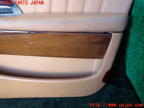 1UPJ-9235301234]マセラティ・クアトロポルテ(MQP)右前ドア内張り 中古_4