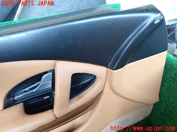 1UPJ-9235301264]マセラティ・クアトロポルテ(MQP)左前ドア内張り (ジャンク品) 中古_2