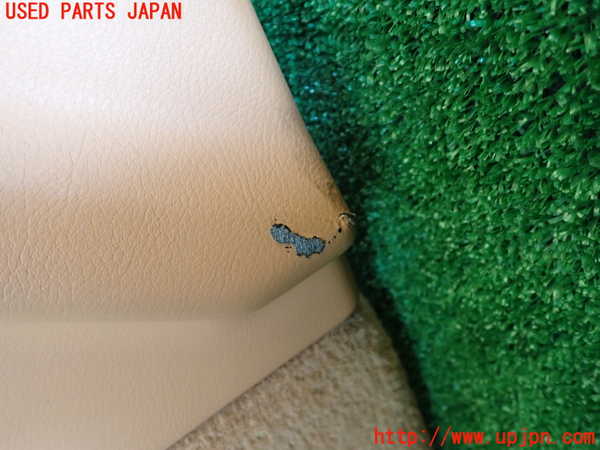 1UPJ-9235301264]マセラティ・クアトロポルテ(MQP)左前ドア内張り (ジャンク品) 中古_3