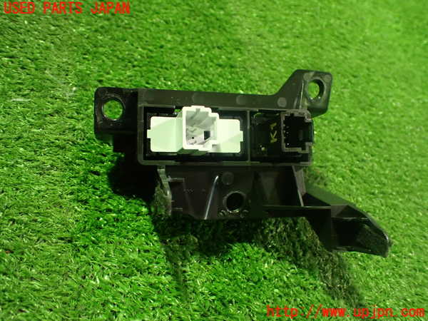 2UPJ-9235316308]ノート オーラ(AURA)(FE13)スイッチ3 (メーター照度、TRIP RESET) 中古_3