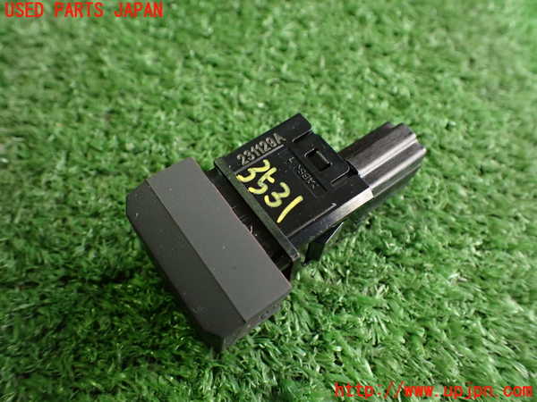 2UPJ-9235316290]ノート オーラ(AURA)(FE13)ハザードスイッチ 中古_2