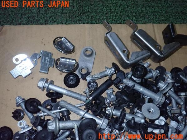 3UPJ=9235320720]BMW 118d(7M20 F40)ネジ・ナット・ステー類 セット ジャンク_2