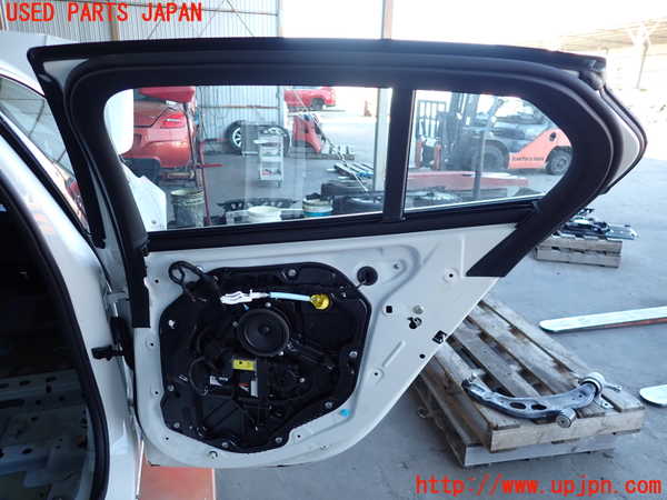 2UPJ-9235321290]BMW 118d(7M20)(F40)右後ドア (FUYAO 43R-011003 M5315) 中古_4