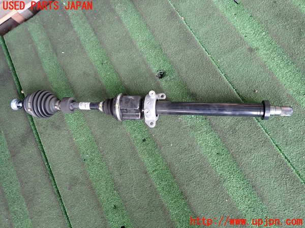 2UPJ-9235324010]BMW 118d(7M20)(F40)右フロントドライブシャフト 中古_2