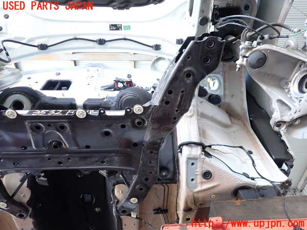 2UPJ-9235325285]BMW 118d(7M20)(F40)フロントメンバー (ジャンク品) 中古_2