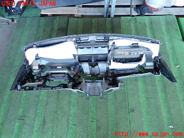 2UPJ-9235327505]BMW 118d(7M20)(F40)ダッシュボード 中古_4