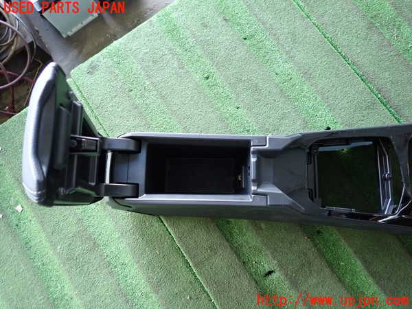 2UPJ-9235327540]BMW 118d(7M20)(F40)センターコンソール 中古_3