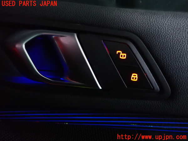 2UPJ-9235321234]BMW 118d(7M20)(F40)右前ドア内張り 中古_5