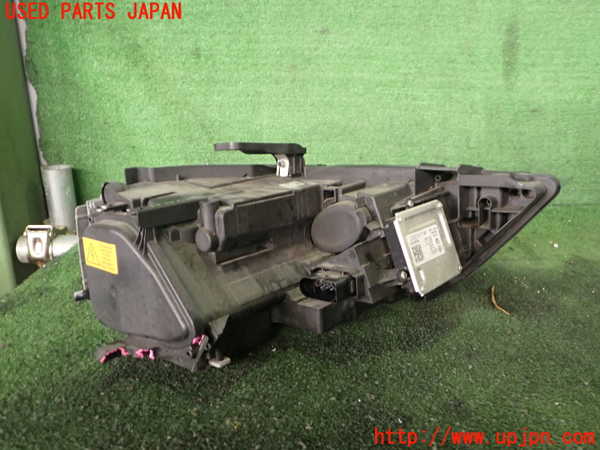 2UPJ-9235331132]アウディ・Q3(8UCPSF)左ヘッドライト HID (ジャンク品) 中古_2