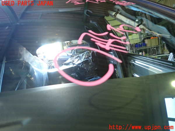 2UPJ-9235331195]アウディ・Q3(8UCPSF)フロントガラス 中古_4