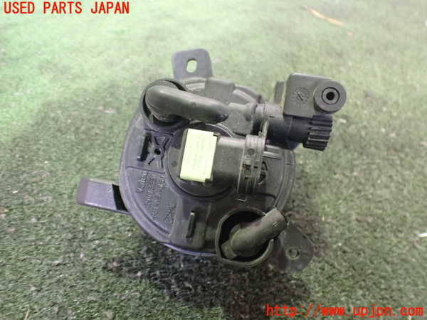 2UPJ-9235331182]アウディ・Q3(8UCPSF)左フォグ 中古_2