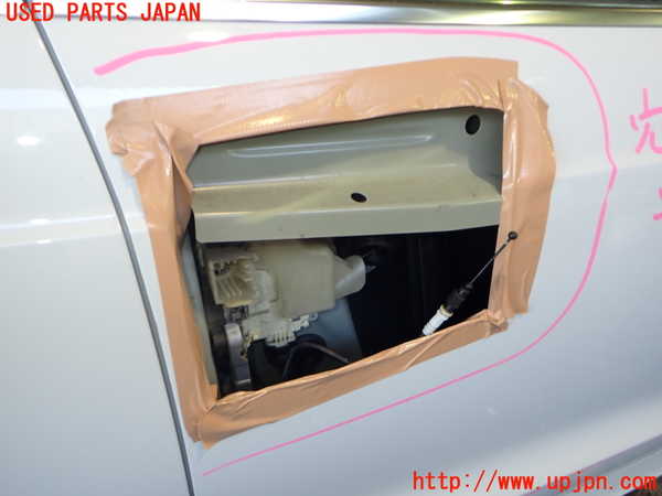 2UPJ-9235331230]アウディ・Q3(8UCPSF)右前ドア (ジャンク品) (43R-00082) 中古_2