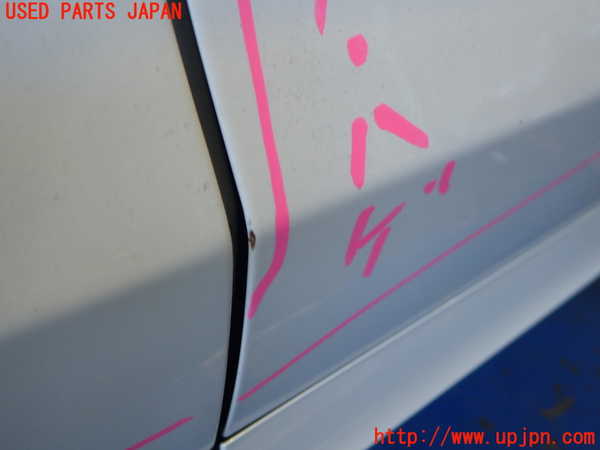 2UPJ-9235331230]アウディ・Q3(8UCPSF)右前ドア (ジャンク品) (43R-00082) 中古_3
