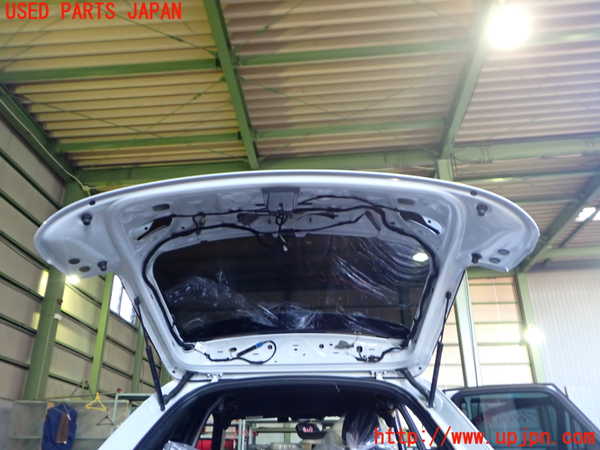 2UPJ-9235331566]アウディ・Q3(8UCPSF)バックドア リアゲート ハッチ (43R-00048) 中古_5