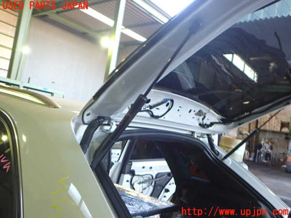 2UPJ-9235331584]アウディ・Q3(8UCPSF)リアゲートダンパー 中古_2