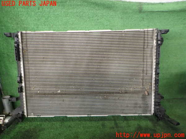 2UPJ-9235332321]アウディ・Q3(8UCPSF)ラジエーター1 中古_2