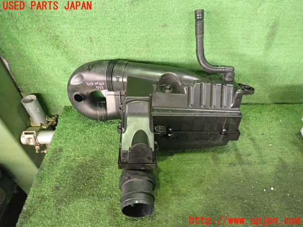 2UPJ-9235332560]アウディ・Q3(8UCPSF)エアクリーナーボックス 中古_2