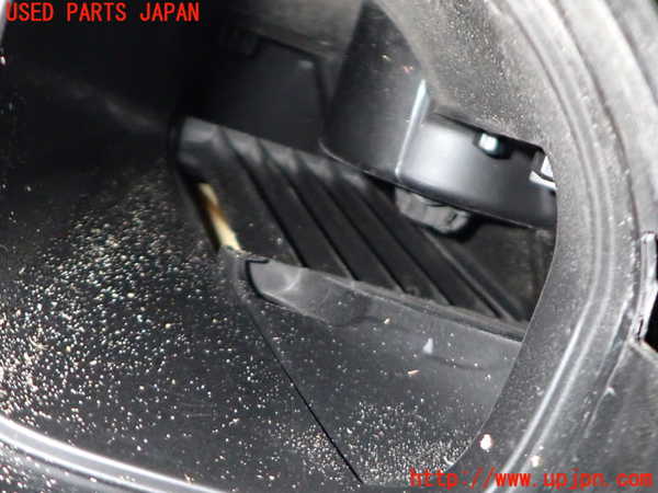 2UPJ-9235332560]アウディ・Q3(8UCPSF)エアクリーナーボックス 中古_3