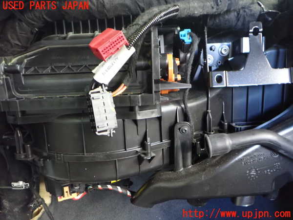 2UPJ-9235336081]アウディ・Q3(8UCPSF)エバポレーター1 中古_4